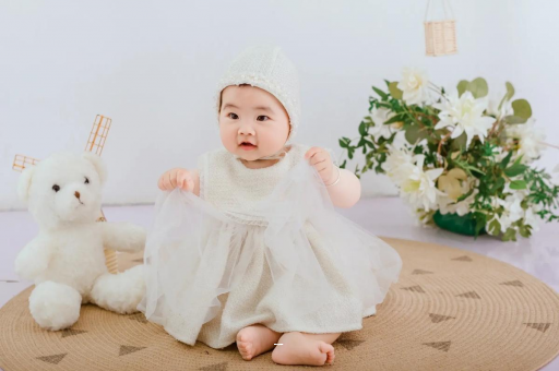 海东宝宝在妈妈肚子里